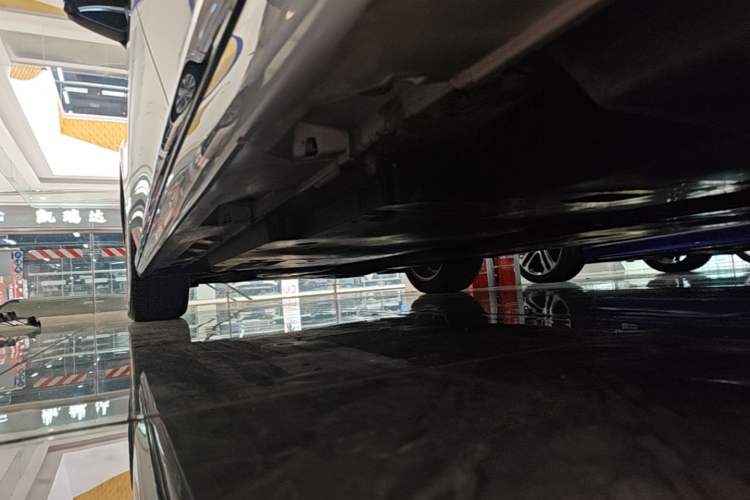 Used Toyota Camry 2023 2.0G Luxury Edition Left Side Sill