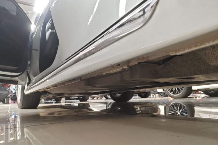 Used Toyota Camry 2023 2.0G Luxury Edition Left Side Sill