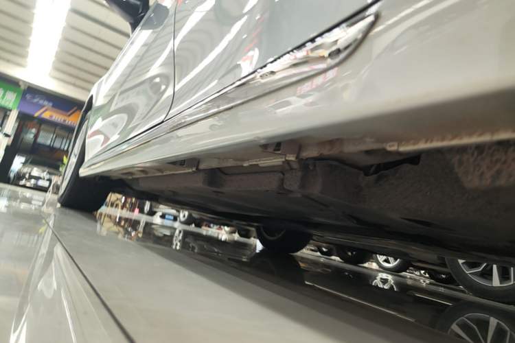 Used Toyota Camry 2023 2.0G Luxury Edition Left Side Sill