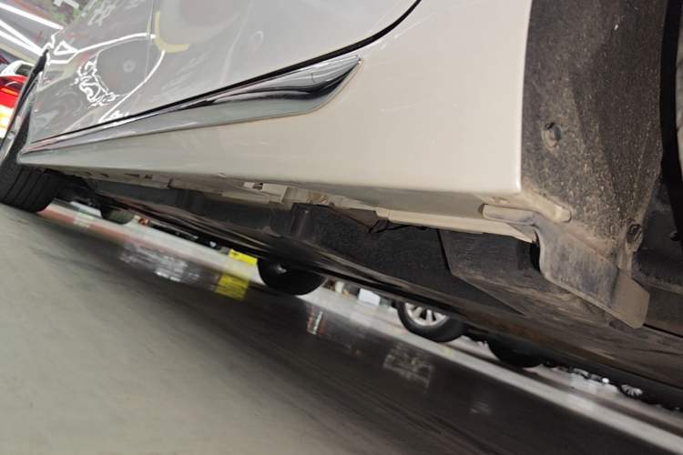 Used Toyota Camry 2023 2.0G Luxury Edition Left Side Sill