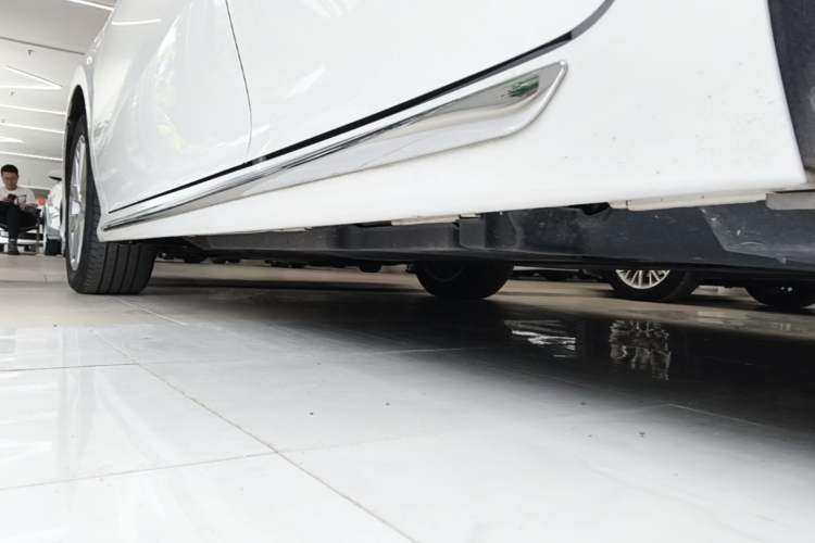 Used Toyota Camry 2023 2.0G Luxury Edition Left Side Sill