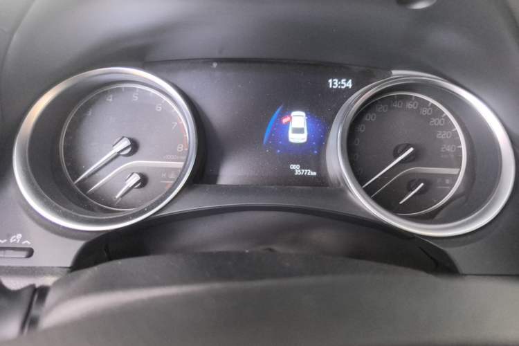 Used Toyota Camry 2023 2.0G Luxury Edition Odometer Close Up