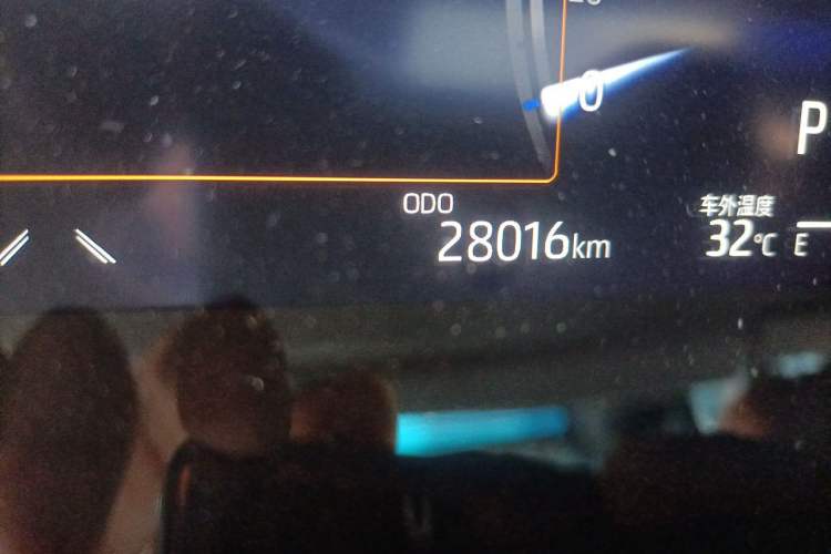 Used Toyota Camry 2023 2.5S Fēngshàng Edition Odometer Close Up
