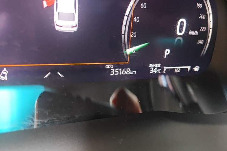 Used Toyota Camry 2023 2.5G Luxury Edition Odometer Close Up