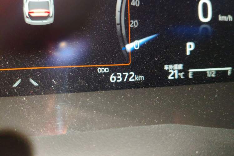 Used Toyota Camry 2023 2.5G Luxury Edition Odometer Close Up