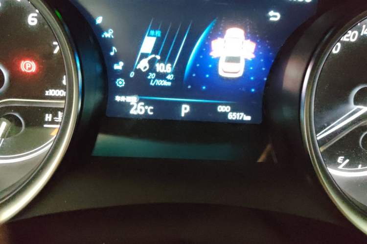 Used Toyota Camry 2023 2.0G Luxury Edition Odometer Close Up