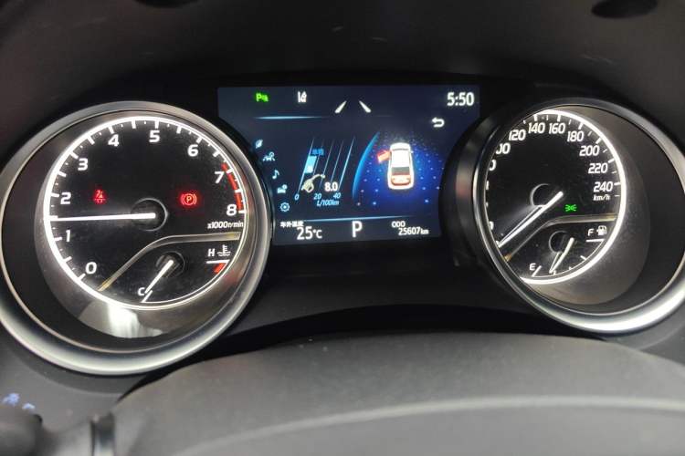 Used Toyota Camry 2023 2.0G Luxury Edition Odometer Close Up