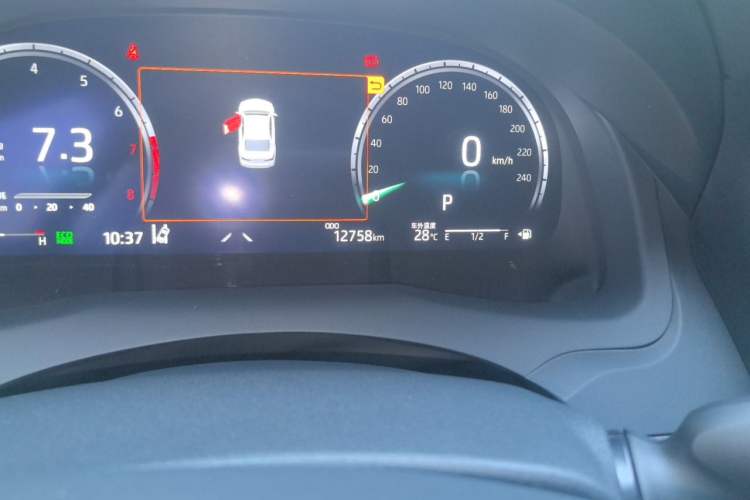 Used Toyota Camry 2023 2.5G Luxury Edition Odometer Close Up