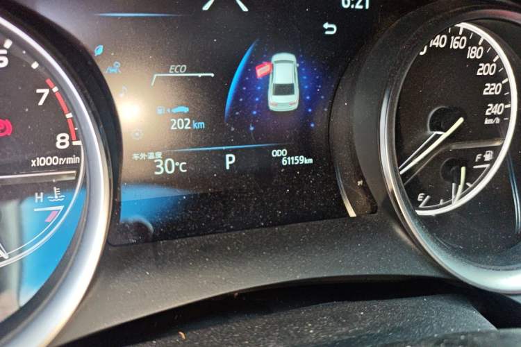 Used Toyota Camry 2023 2.0G Luxury Edition Odometer Close Up
