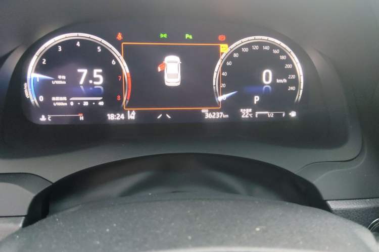 Used Toyota Camry 2023 2.5G Luxury Edition Odometer Close Up