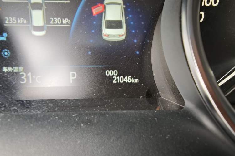 Used Toyota Camry 2023 2.0G Luxury Edition Odometer Close Up