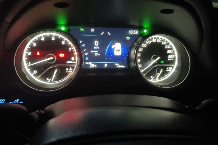 Used Toyota Camry 2023 2.0G Luxury Edition Odometer Close Up