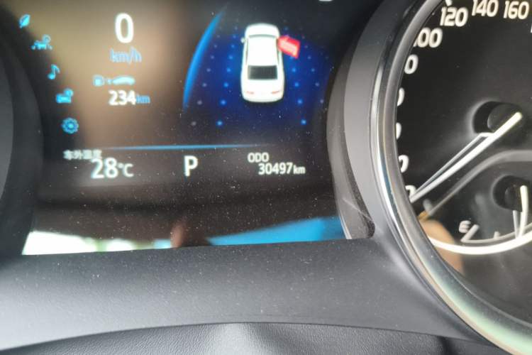 Used Toyota Camry 2023 2.0G Luxury Edition Odometer Close Up