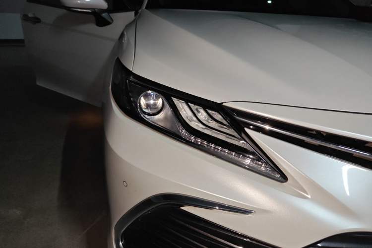 Used Toyota Camry 2023 2.0G Luxury Edition Right Front Headlight