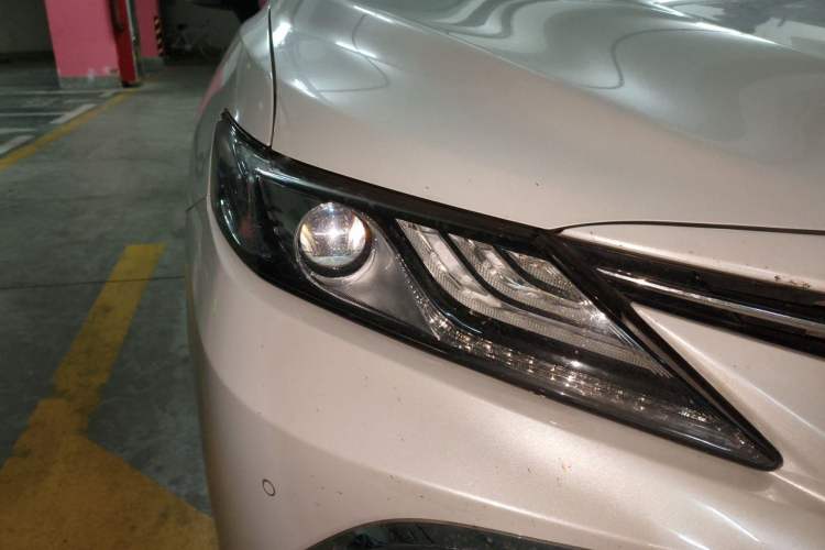 Used Toyota Camry 2023 2.0G Luxury Edition Right Front Headlight