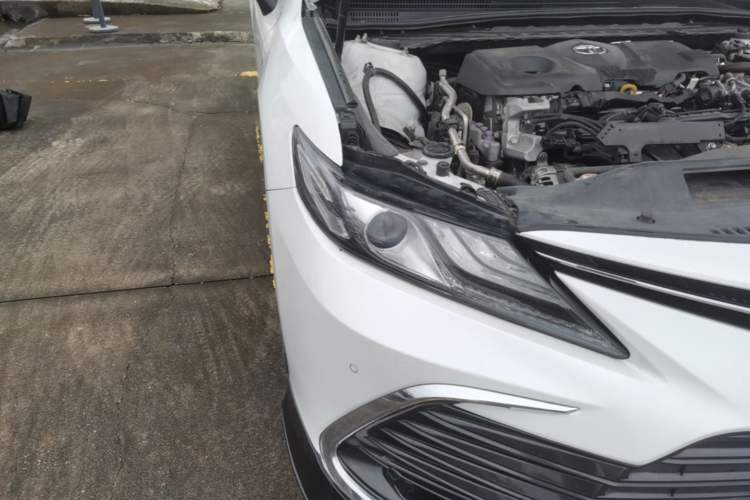 Used Toyota Camry 2023 2.5G Luxury Edition Right Front Headlight