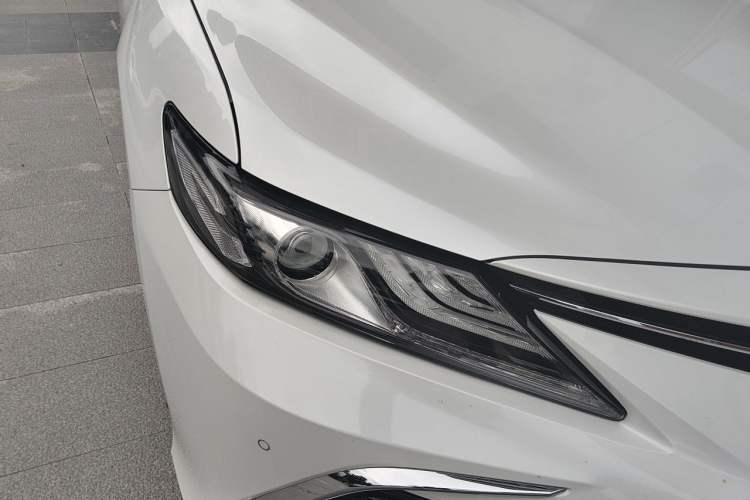 Used Toyota Camry 2023 2.5G Luxury Edition Right Front Headlight