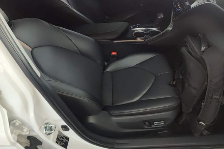 Used Toyota Camry 2023 2.0G Luxury Edition Right Front Seat