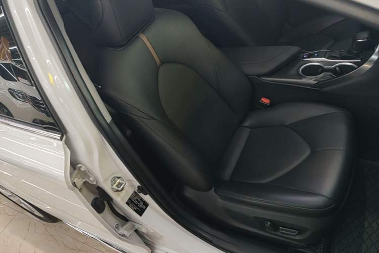 Used Toyota Camry 2023 2.0G Luxury Edition Right Front Seat