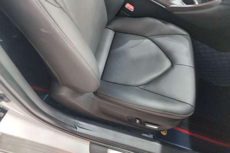 Used Toyota Camry 2023 2.0G Luxury Edition Right Front Seat