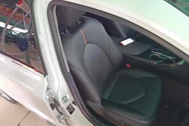 Used Toyota Camry 2023 2.0G Luxury Edition Right Front Seat