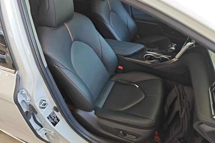 Used Toyota Camry 2023 2.0G Luxury Edition Right Front Seat