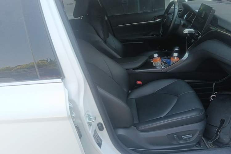 Used Toyota Camry 2023 2.0G Luxury Edition Right Front Seat