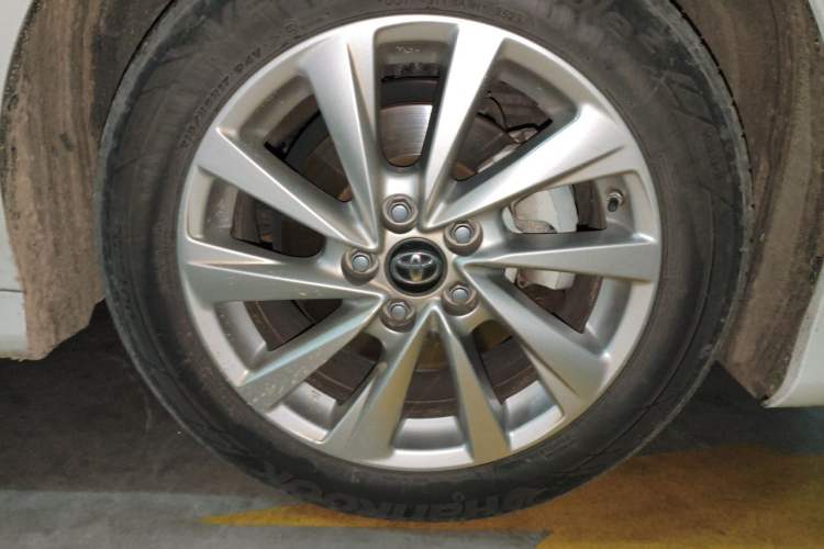 Used Toyota Camry 2023 2.0G Luxury Edition Right Front Wheel Hub