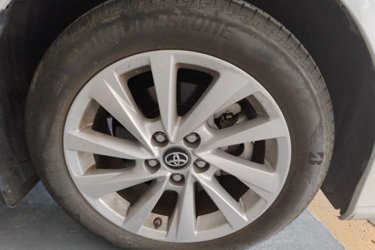 Used Toyota Camry 2023 2.0G Luxury Edition Right Front Wheel Hub