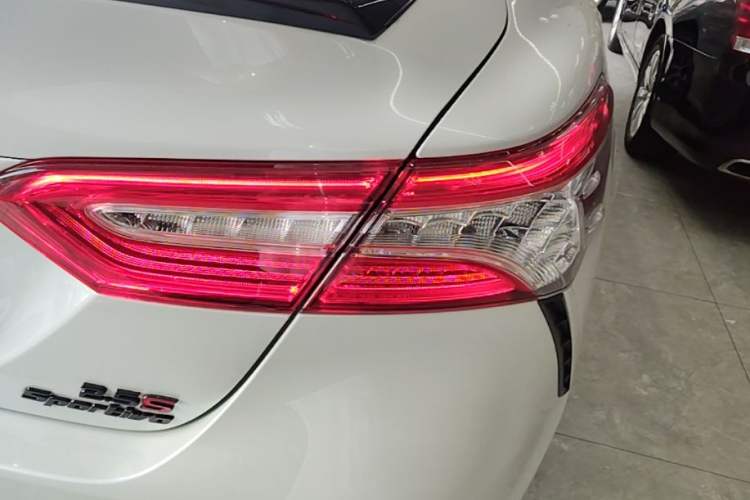 Used Toyota Camry 2023 2.0S FENGSHANG Edition Right Rear Taillight