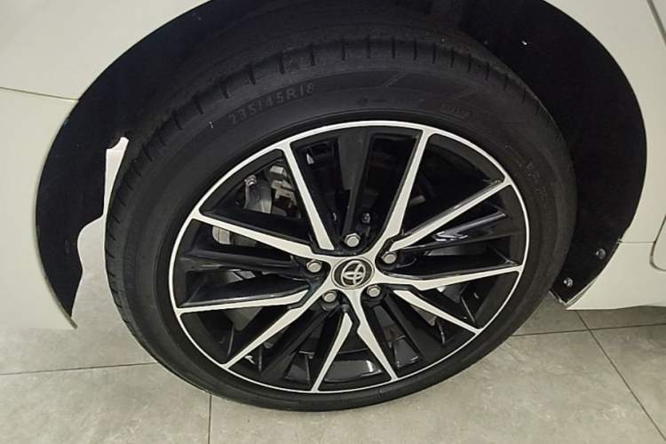 Used Toyota Camry 2023 2.0S FENGSHANG Edition Right Rear Wheel Hub