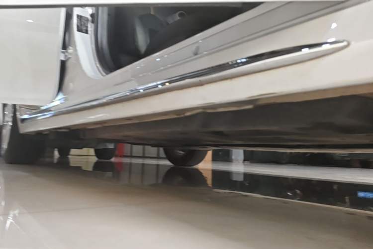 Used Toyota Camry 2023 2.0G Luxury Edition Right Side Sill