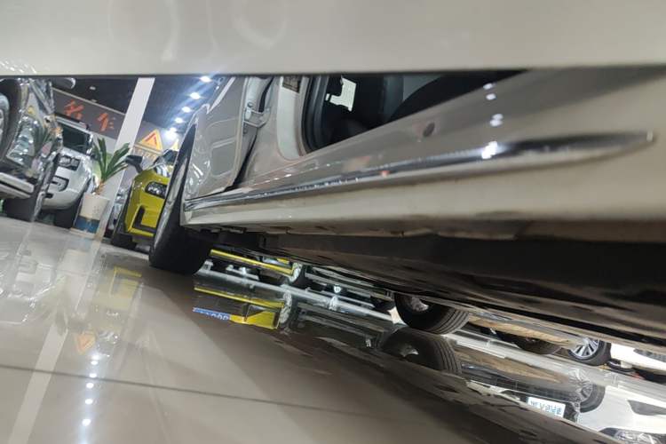 Used Toyota Camry 2023 2.0G Luxury Edition Right Side Sill