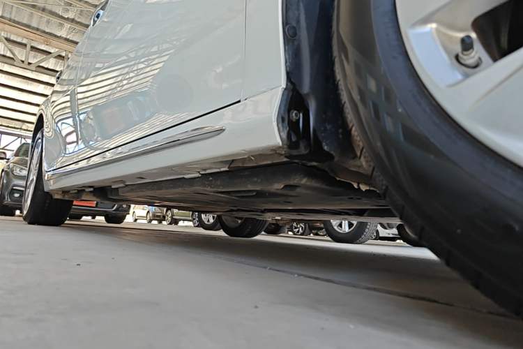 Used Toyota Camry 2023 2.0G Luxury Edition Right Side Sill