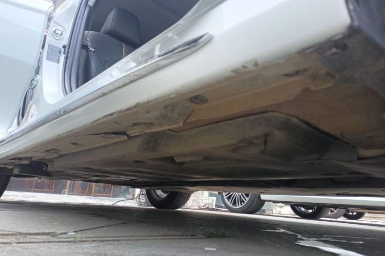Used Toyota Camry 2023 2.0G Luxury Edition Right Side Sill