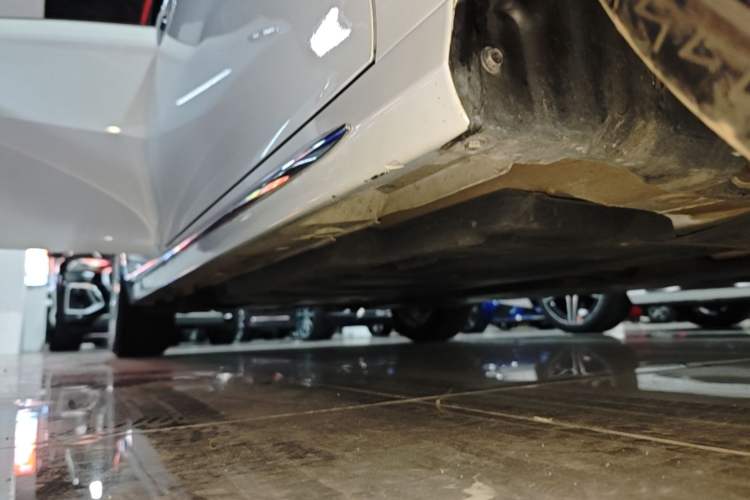 Used Toyota Camry 2023 2.0G Luxury Edition Right Side Sill
