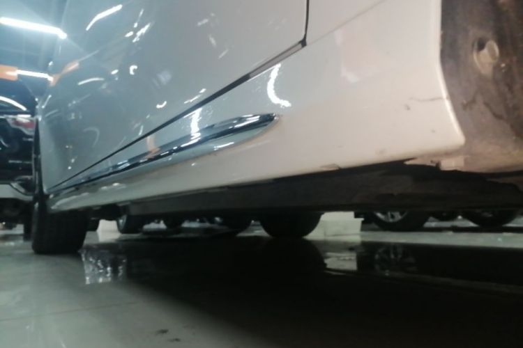 Used Toyota Camry 2023 Dual-Motor 2.5HG Luxury Edition Right Side Sill