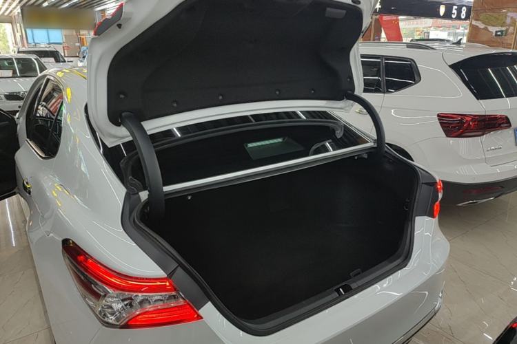 Used Toyota Camry 2023 2.0G Luxury Edition Trunk