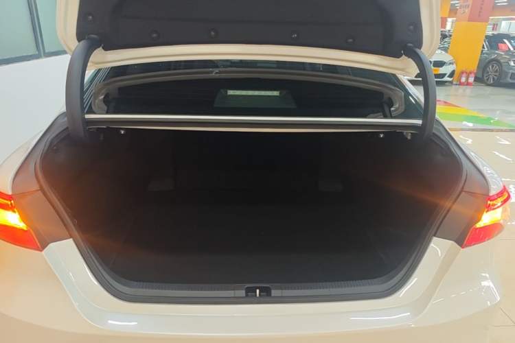 Used Toyota Camry 2023 Dual-Motor 2.5 HGVP Leading Edition Trunk