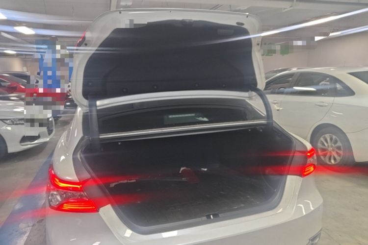 Used Toyota Camry 2023 2.0G Luxury Edition Trunk