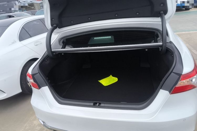 Used Toyota Camry 2023 2.0G Luxury Edition Trunk