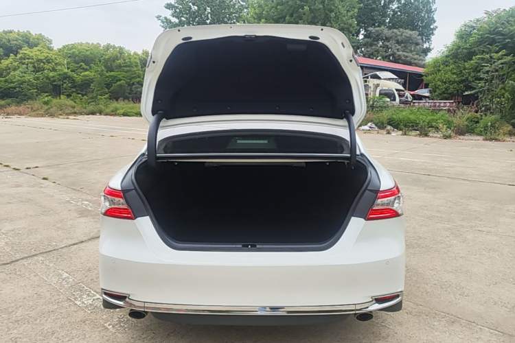 Used Toyota Camry 2023 2.0G Luxury Edition Trunk