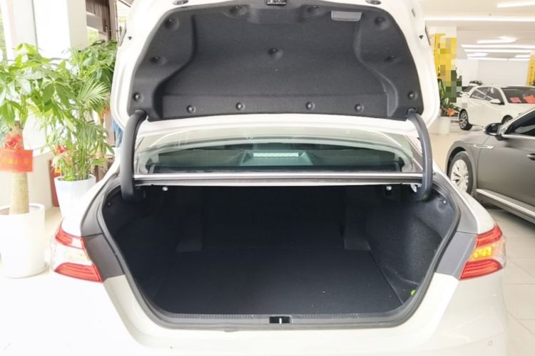 Used Toyota Camry 2023 2.0G Luxury Edition Trunk