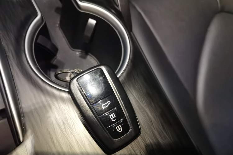 Used Toyota Camry 2023 Dual-Motor 2.5HG Luxury Edition Vehicle Key