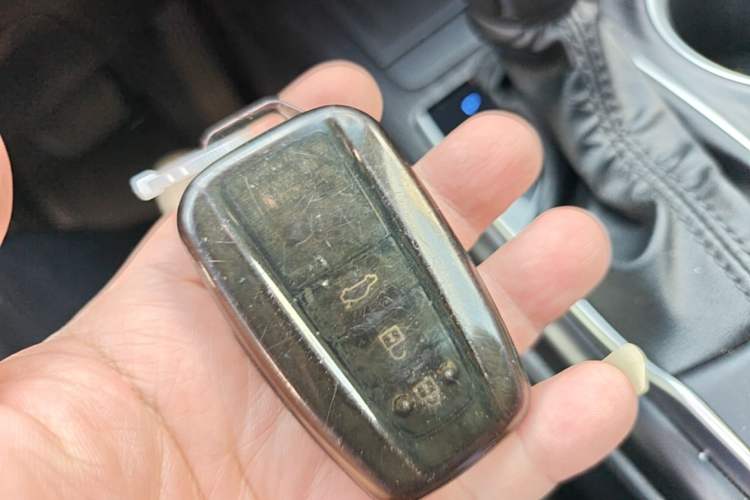 Used Toyota Camry 2023 2.0GVP Premier Edition Vehicle Key