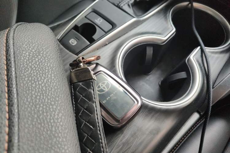 Used Toyota Camry 2023 2.0GVP Premier Edition Vehicle Key