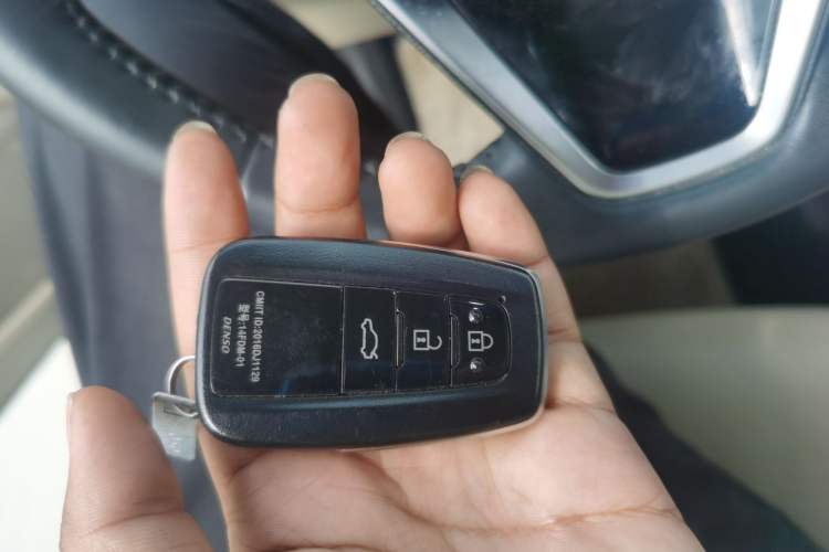 Used Toyota Camry 2023 2.0GVP Premier Edition Vehicle Key
