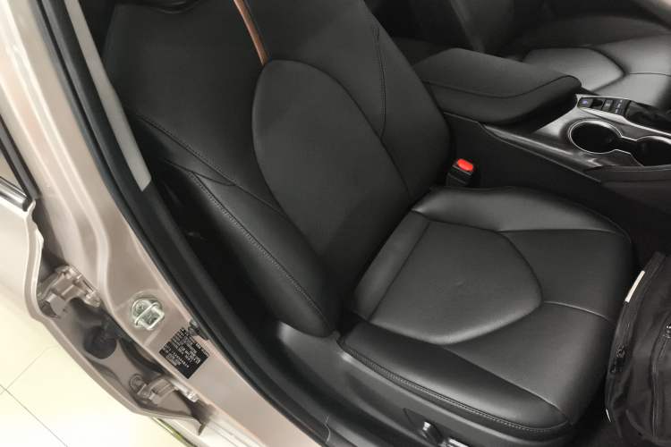 Used Toyota Camry 2023 2.5G Luxury Edition Right Front Seat