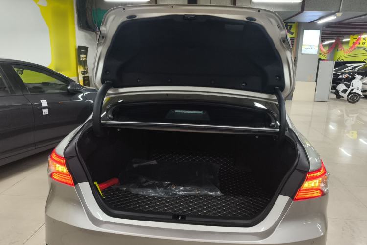 Used Toyota Camry 2023 2.5G Luxury Edition Trunk
