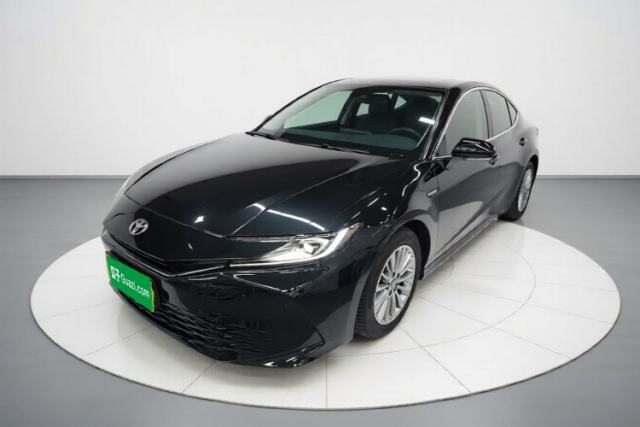 Ojetý Toyota Camry 2024 Dual-Motor 2.0 HGVP Luxury Edition